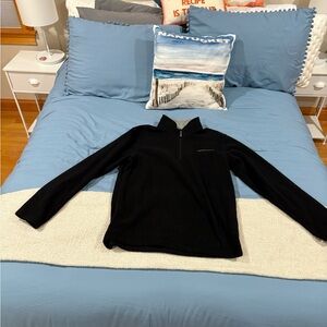 Vineyard Vines Black Women's fleece Top